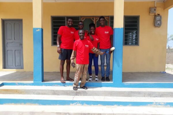 Inesfly/Ahaban GLF CHPS (Community Health Based Planning & Services) Compound Painting Project